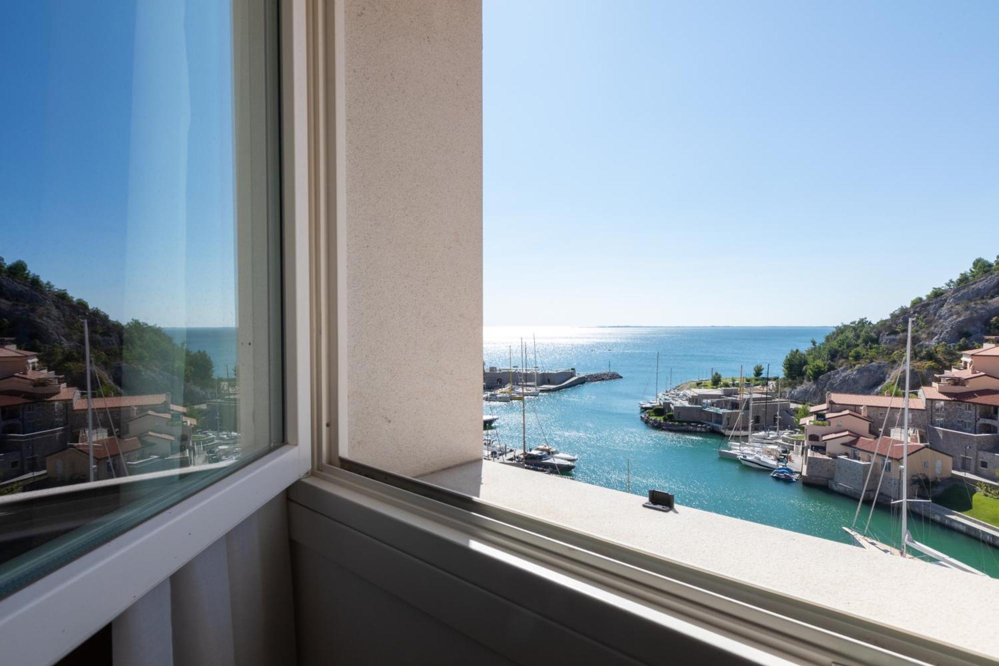 Portopiccolo Avolare Apartments In Borgo - Beach Included Sistiana Exterior photo
